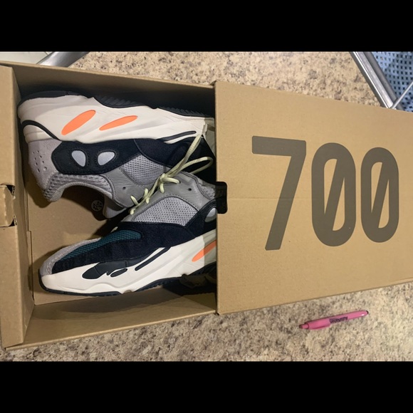 Used Yeezy Boost 700 V1 Kids Wave Runner lightly used size 2 - Picture 9 of 10